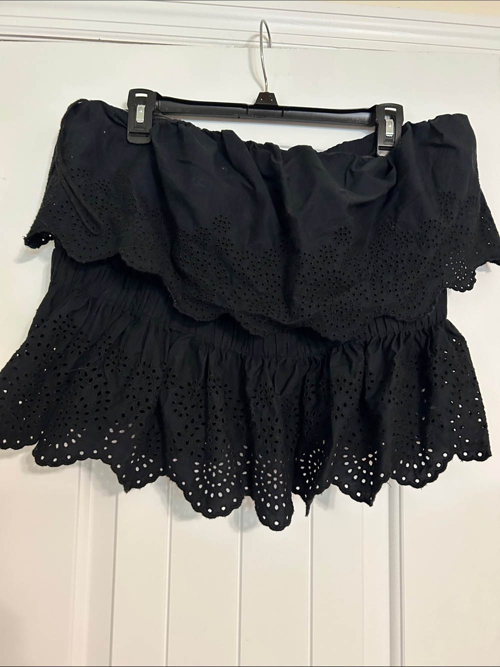 GAP Black Eyelet Tiered Mini Top